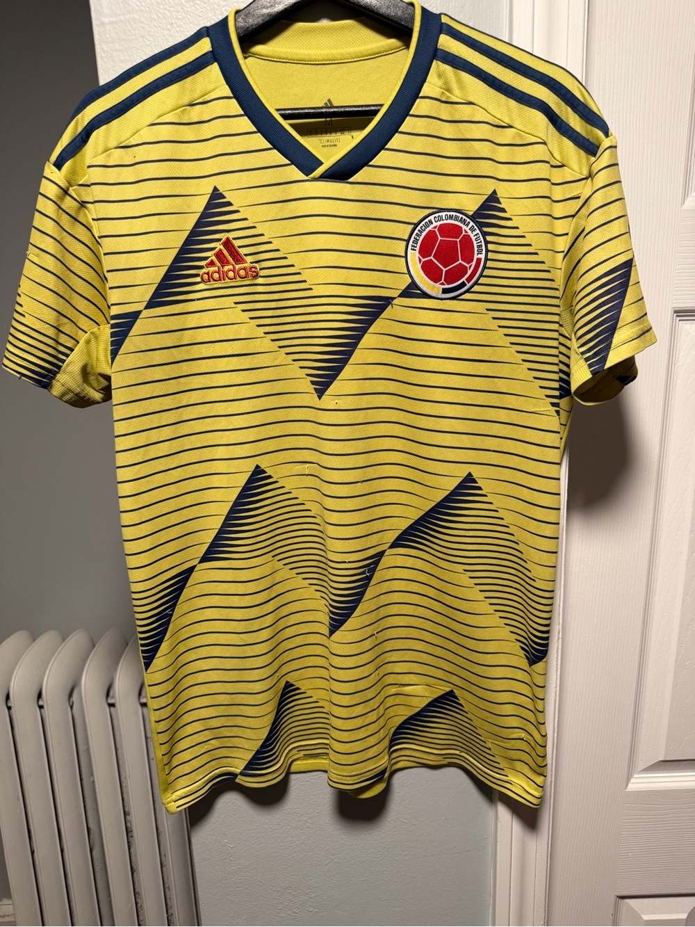 2019 Colombia Soccer Yellow Adidas Home Jersey Size Men’s Medium